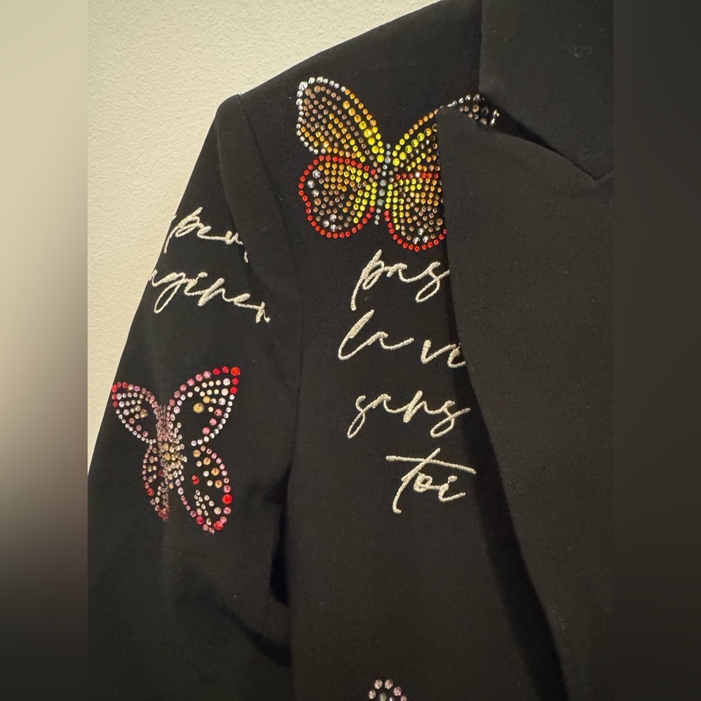 Cinq à Sept butterfly, love letter, scrunched cayenne, blazer, Elegant Black - Picture 12 of 16